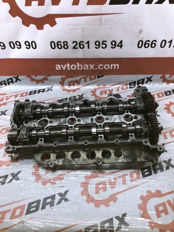 Клапанна кришка в зборі з розподільними Renault Espace 2.0dCi (IV) 8200808824 270079 — Renault Espace IV