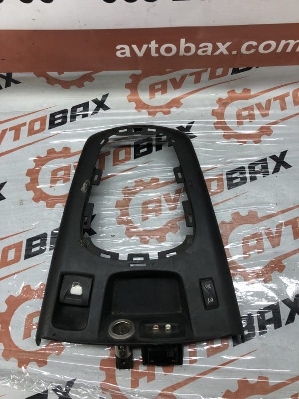 Декоративна кришка перемикача передач Renault Scenic 969330001R — Renault Scenic