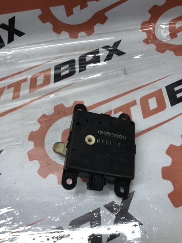 Привід заслінки пічки Nissan Qashqai A24820A3200000 — Nissan Qashqai