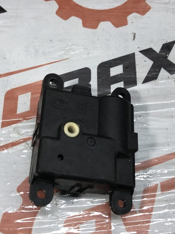 Привід заслінки пічки ( сервопривід, моторчик) Nissan Qashqai 3K01030840 — Nissan Qashqai