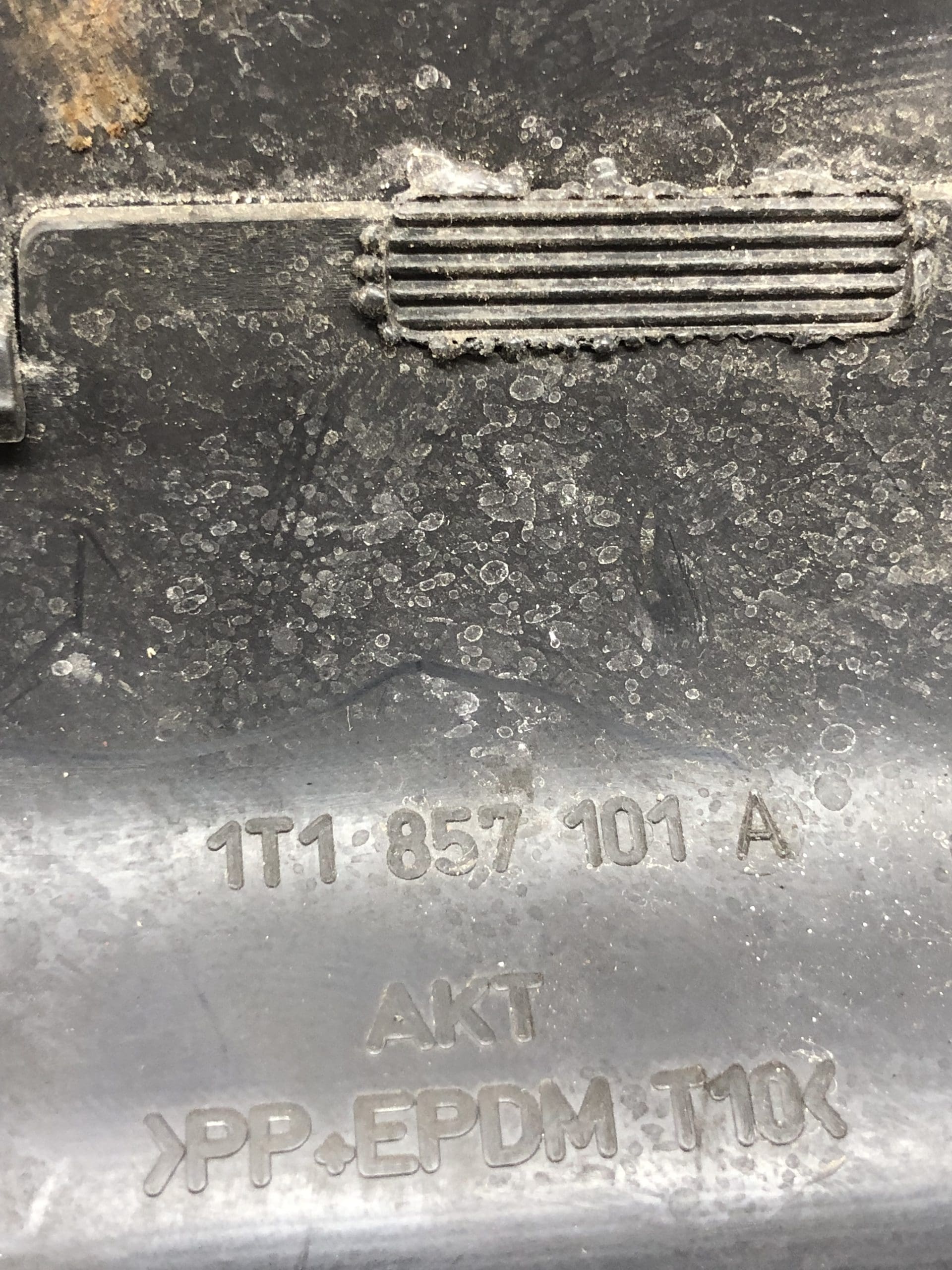 Бардачок Volkswagen Touran 1T1857097C — Volkswagen Touran