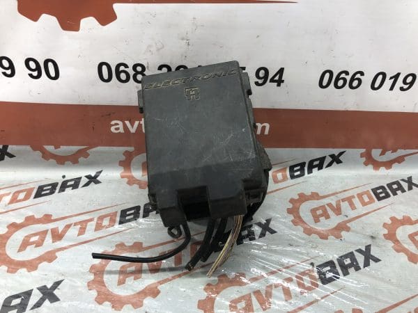 Блок запобіжників Peugeot Partner 9643498880 — Citroen berlingo