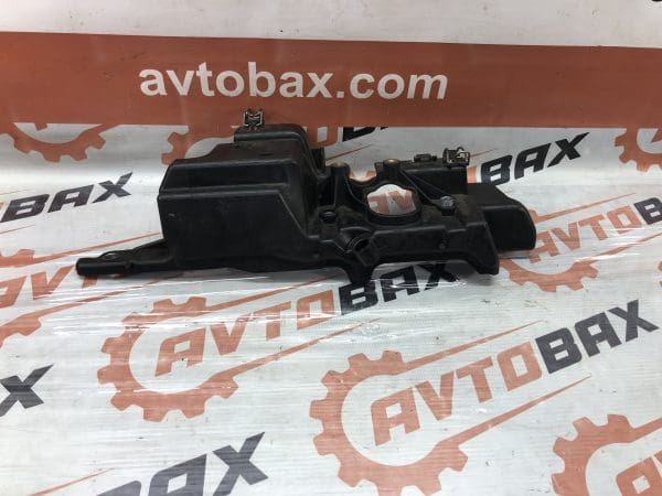 Декоративна кришка двигуна Renault Megane 8200468152 — Renault Megane