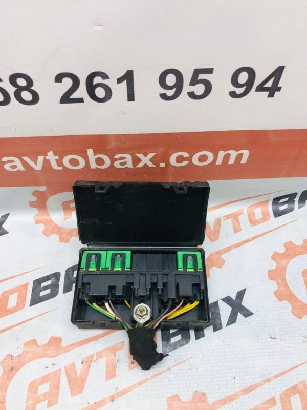 Блок запобіжників (реле) Citroen Berlingo 9632229480 — Citroen berlingo
