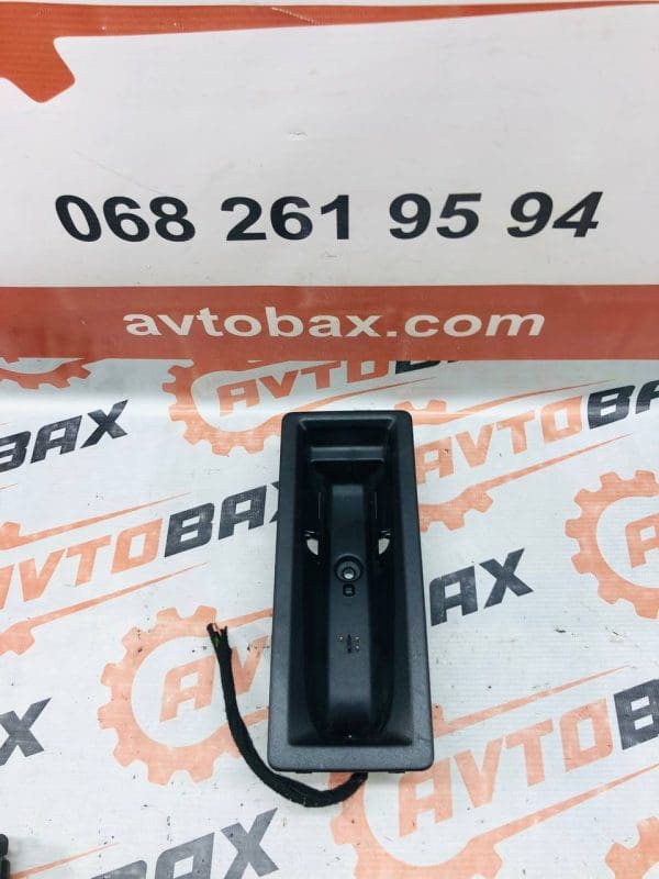 Кріплення ліхтарика (підсвічування бардачка) Citroen Berlingo 9685614080 — Citroen berlingo
