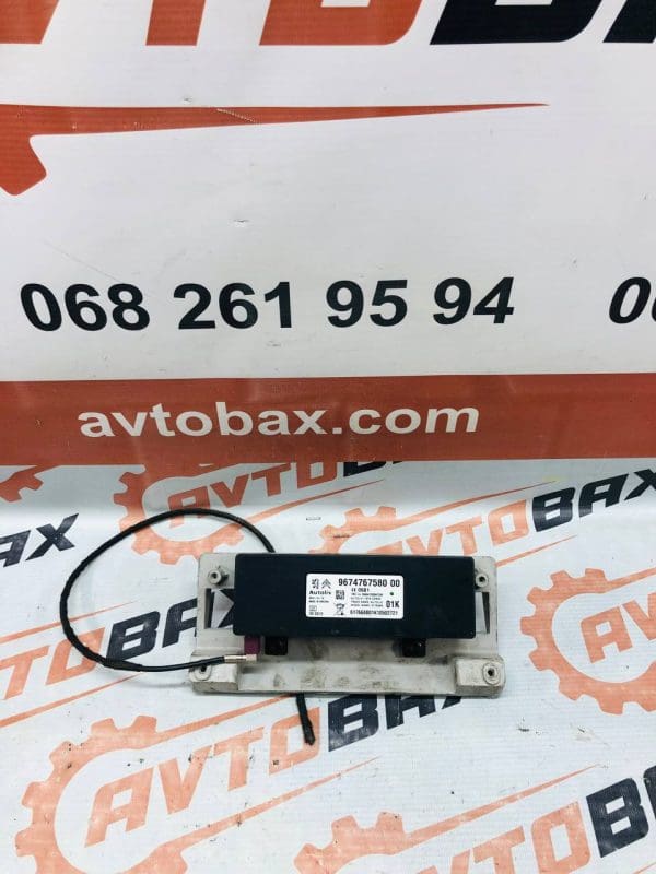 Блок підсилювач антени Citroёn C4 Picasso/Citroёn C4 Grand Picasso/ Peugeot 308 SW/ Peugeot 308 Hatchback/Peugeot 3008,5008 9674767580 — Citroen 3008