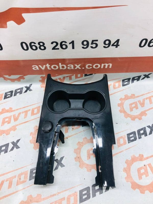 Підстаканник з прикурювачем Peugeot 3008 9685858777 — Peugeot 3008