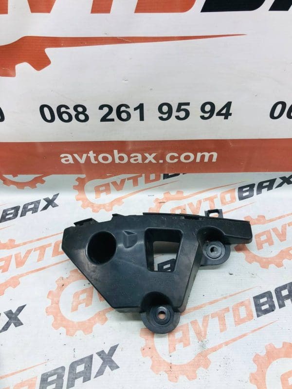 Кріплення бамперу праве заднє Peugeot 308 універсал 9800920080 — Peugeot 308