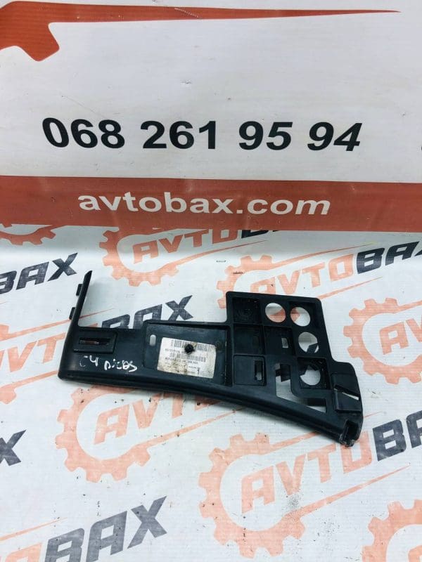 Кронштейн (кріплення) переднього бампера лівий Citroёn C4 Picasso/Grand Picasso 9654195980 — Citroen C4 Picasso