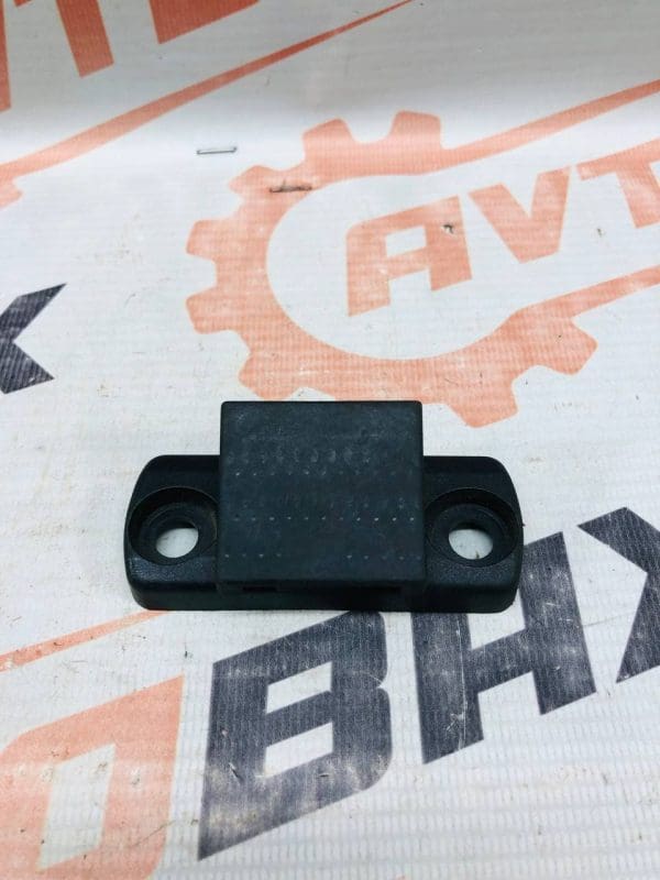 Обмежувач дверей задньої ляди Renault Kangoo 7700309208/7700303697 — Renault Kangoo