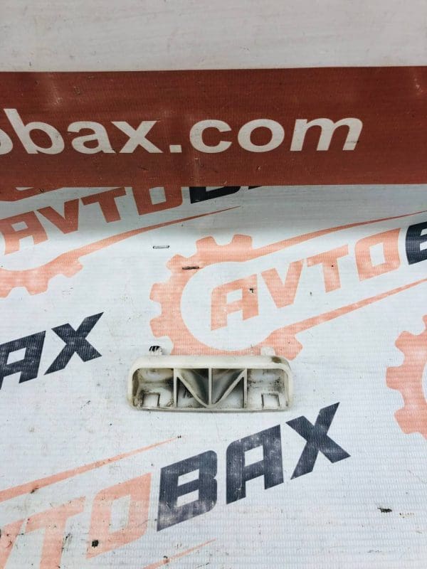 Кронштейн бампера задній Nissan Qashqai 85222 JD00A — Nissan Qashqai