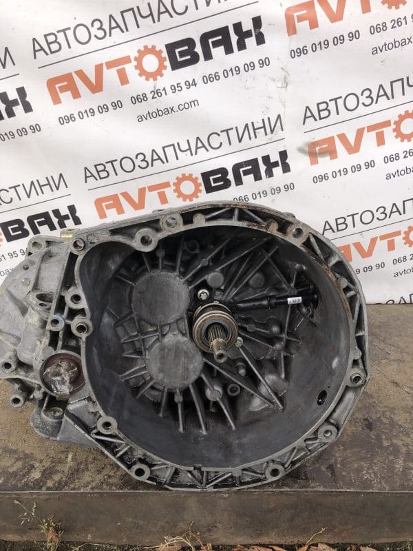КПП Коробка передач механічна 6-ступінчаста (вижимний підшипник гідравлічний / кріплення 2 болти, без датчика швидкості) Renault Trafic 7701723303/PK6 375, 8200562333, PK6375 — Nissan Primastar
