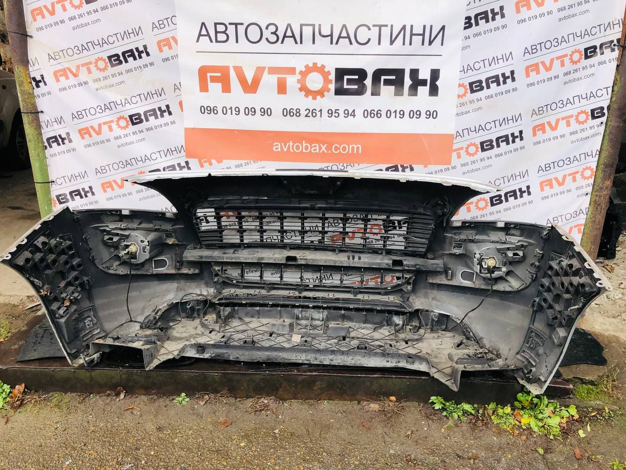 Бампер передній під ПТФ (до-рестайлінг) Peugeot 3008 7401RZ — Peugeot 3008