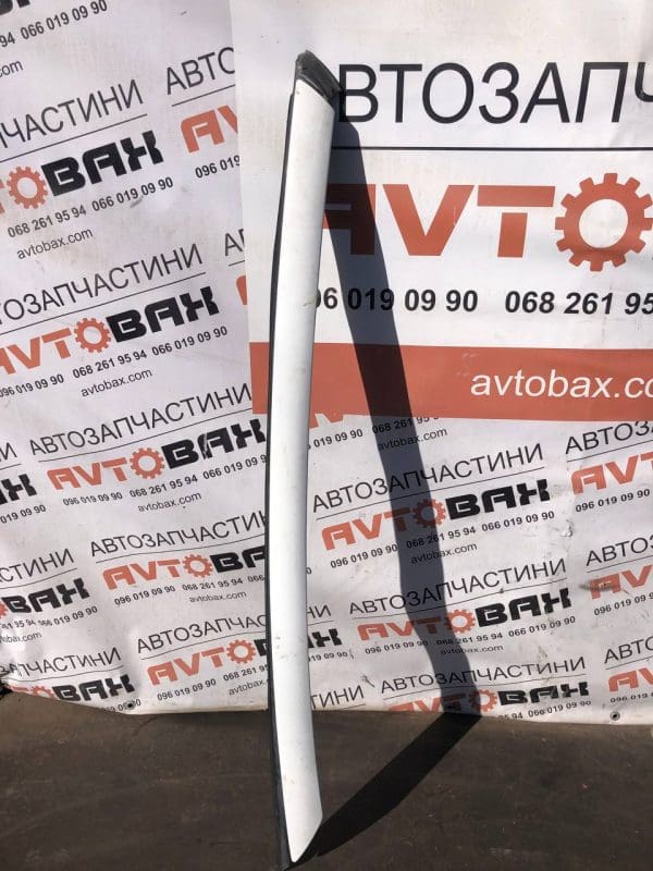 Накладка (молдинг) стійки лобового скла зовнішня права Citroёn C4 Picasso I Citroёn C4 Grand Picasso I 9654505477 — Citroen C4 Picasso