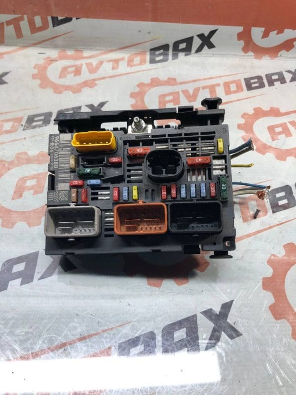 Блок запобіжників BSM Citroen C4 Picasso (06-13) / Peugeot 308 (07-13) 9664706380 — Citroen 308