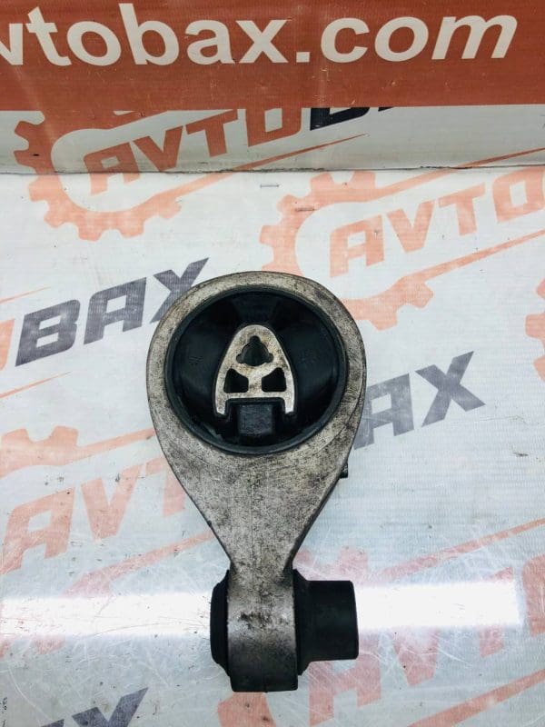 Подушка двигуна Nissan Qashqai 8200277221 — Nissan Qashqai