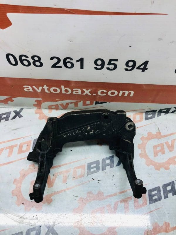 Кронштейн кріплення КПП Fiat Doblo 55182191 — Fiat Doblo