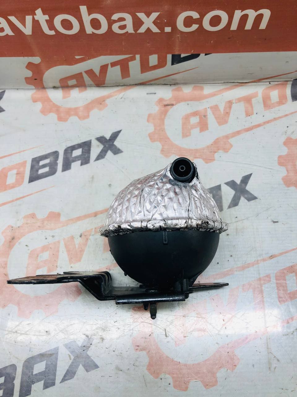 Бачок вакуумної системи Volkswagen Transporter 054129808/038129807 — Volkswagen TRANSPORTER