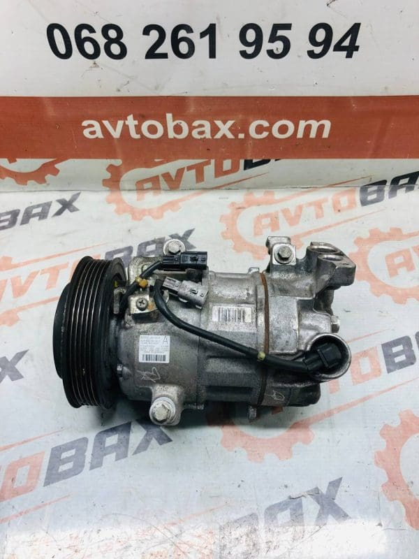 Компресор кондиціонера Renault Megane 926004EA0A — Renault Megane III