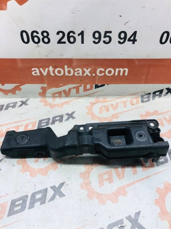 Кронштейн, кріплення, напрямна крила переднього правого Renault Scenic 3 631223715R — Renault Scenic III