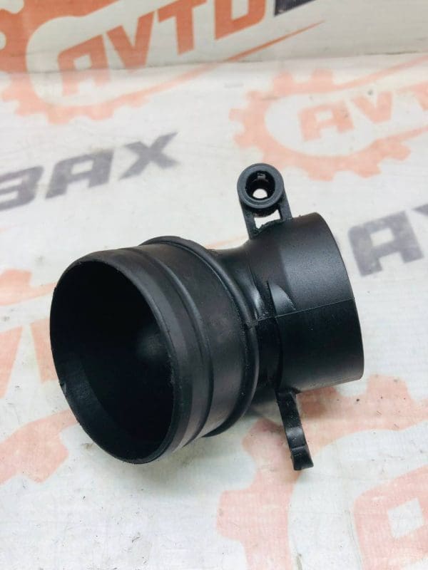 Патрубок турбіни Volkswagen Caddy 3C0 129 635/R446019601 — Volkswagen CADDY 3