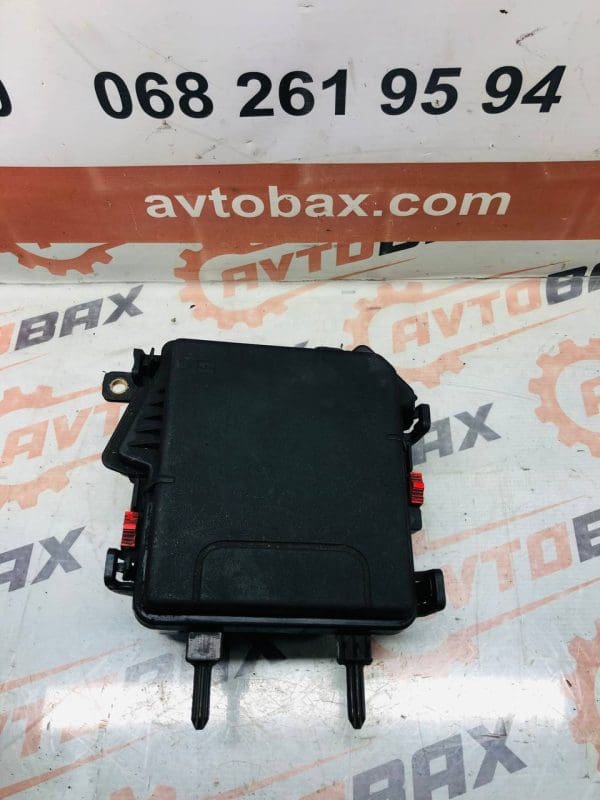 Корпус блока запобіжників Renault Megane 284B10002R — Renault Megane III