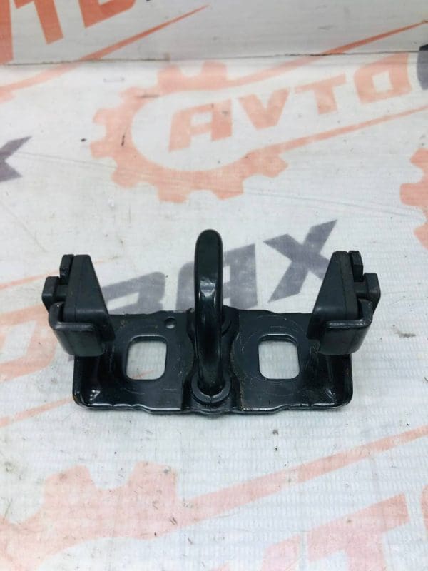 Скоба замка багажника Renault Megane 40207170/905702697R — Renault Megane II