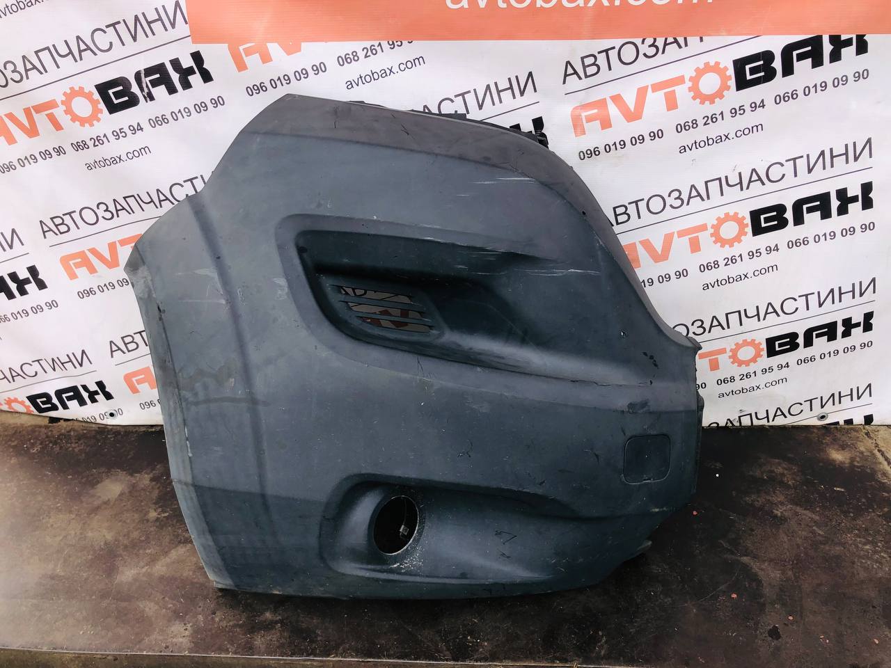 Ікло бампера передній правий Fiat Ducato 1315079070 735589818 — Fiat Ducato