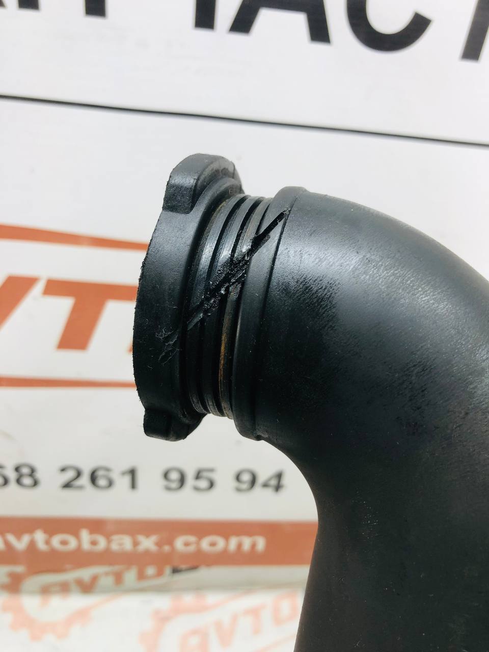 Патрубок інтеркулера ( клапан EGR - радіатор інтеркулера) Renault Trafic 8200202156 — Nissan Primastar
