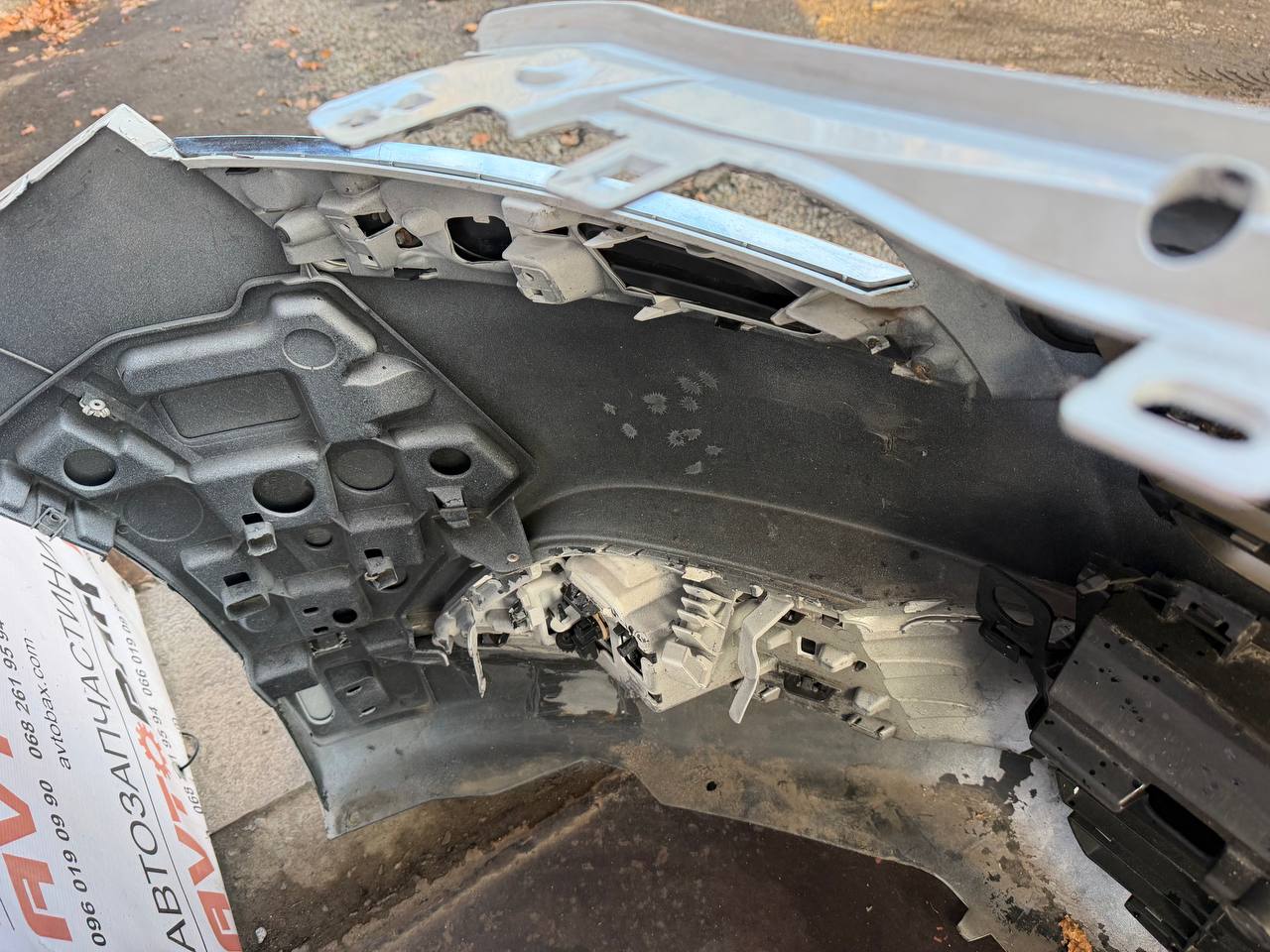 Бампер передній (до-рестайлінг) комплектний Peugeot 5008 9687444877 — Peugeot 5008