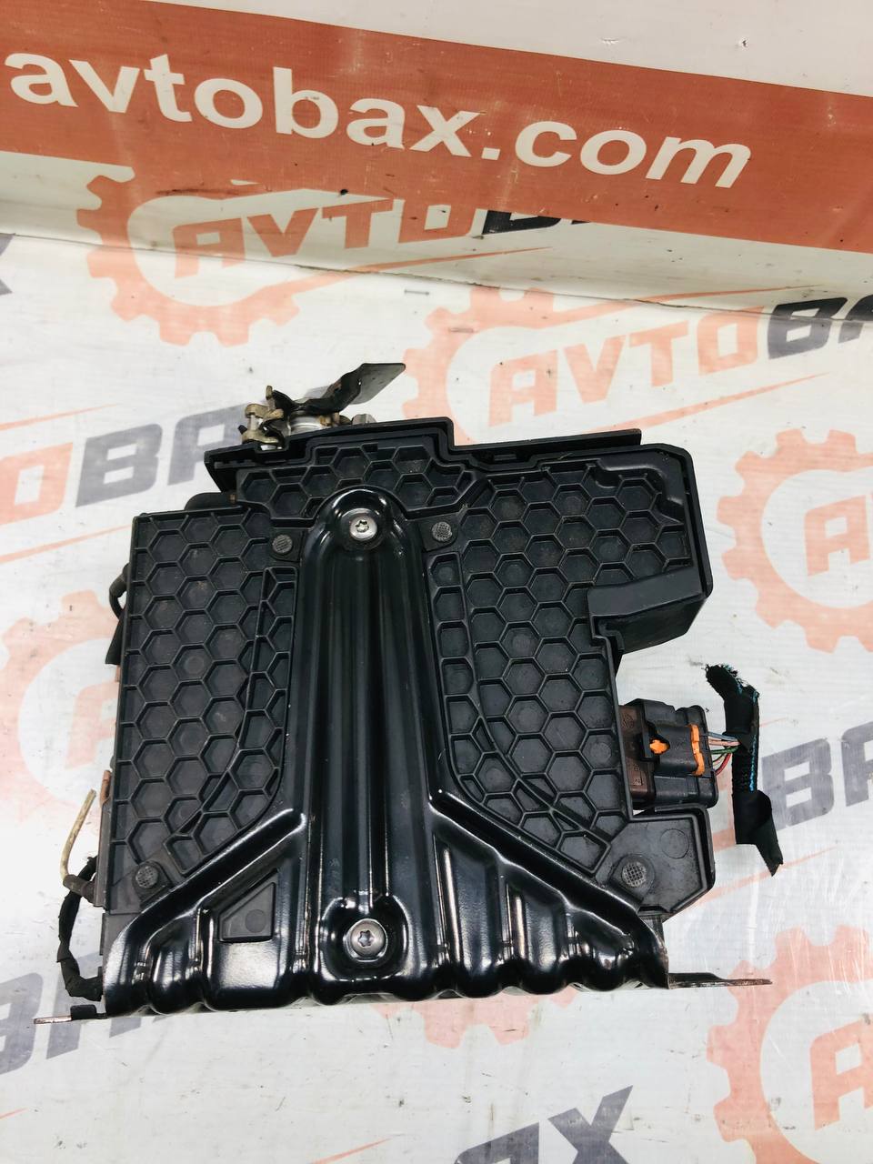 Блок керування акумулятором BPGA Peugeot 308 3008 Citroen C4 Picasso 9675349880/ E1075853 — Citroen 3008